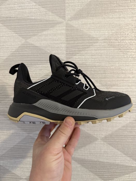 Addias Goretex marimea 37 1/3 noi, originali