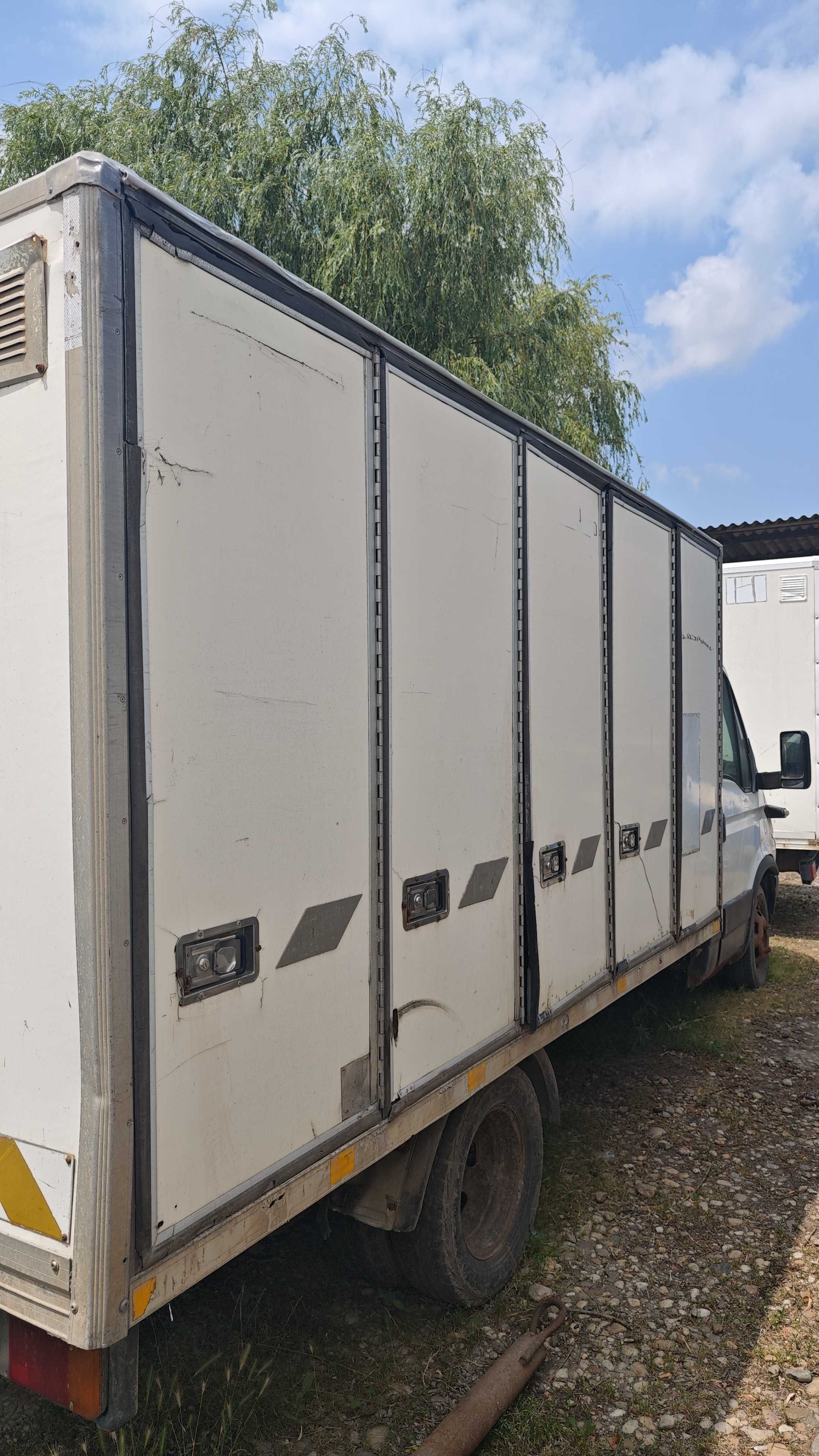 Cub Iveco Daily . Se dezmembrează toate masina
