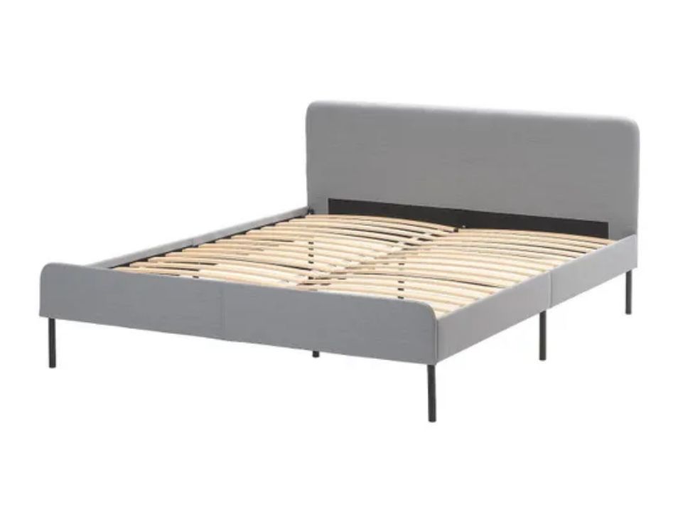 Продаётся кровать из IKEA 160*200см + матрас 30см