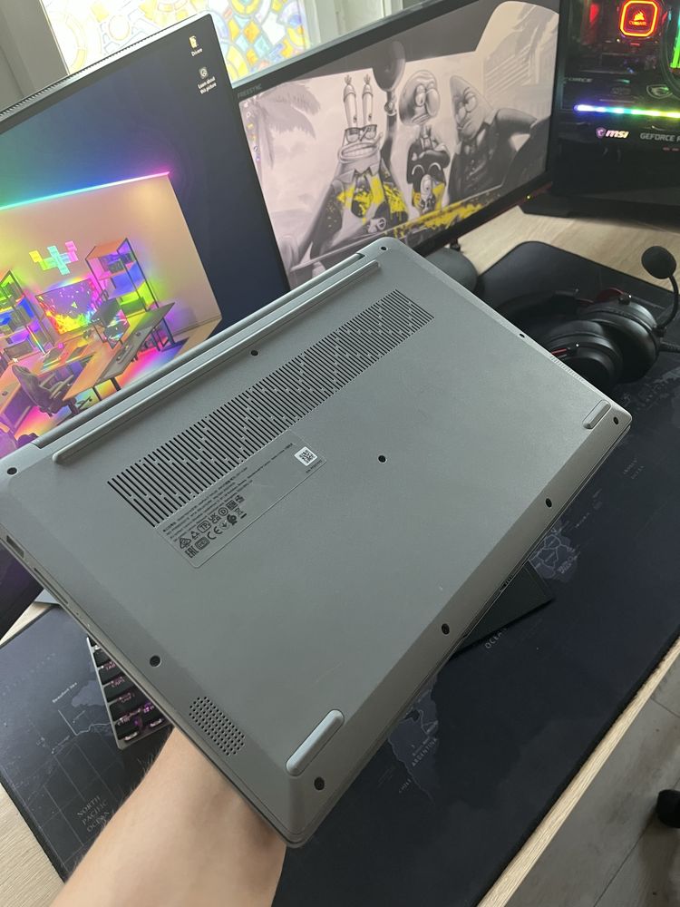 Laptop lenovo ryzen 3 5300u