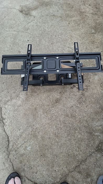 Suport TV care tine pana la 50 kg