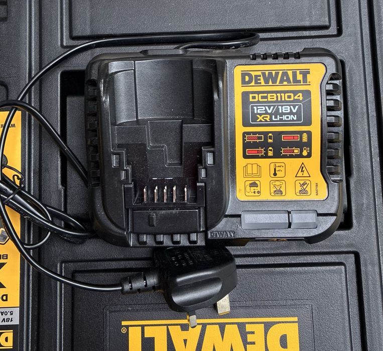 Нов гайковерт Dewalt DCF900 с една батерия и зарядно