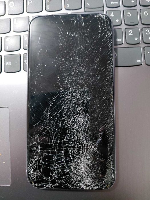 iPhone 11 128GB mov –  defect, doar pt pentru piese