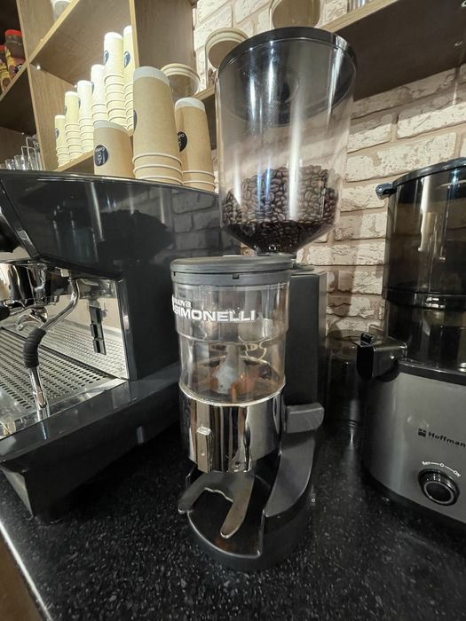 Кофемолка Nuova Simonelli сосотояние отличное