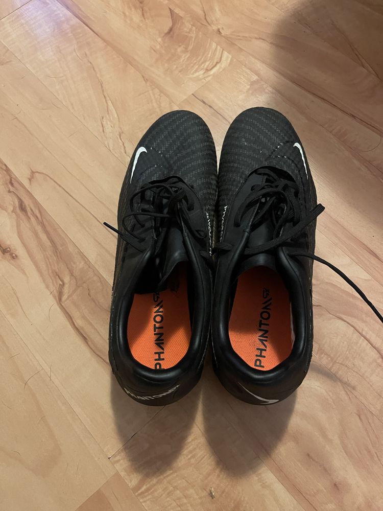 бутонки Nike Phantom