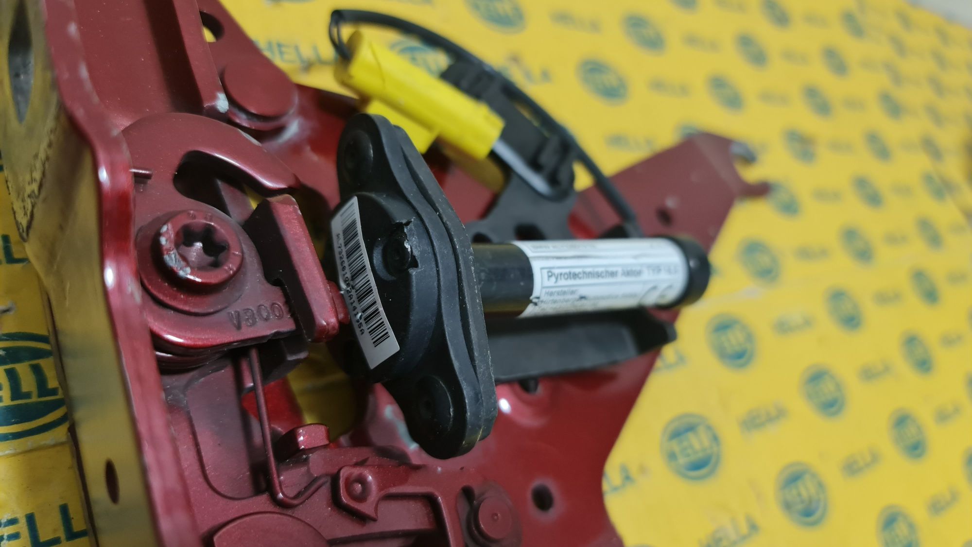 Balamale capota capse pirotehnice BMW X5 F15 X6 F16
