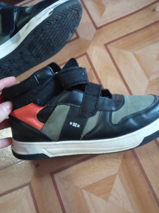 Обувь для подростка на осень для мальчика размер 38-39, в отличном сос