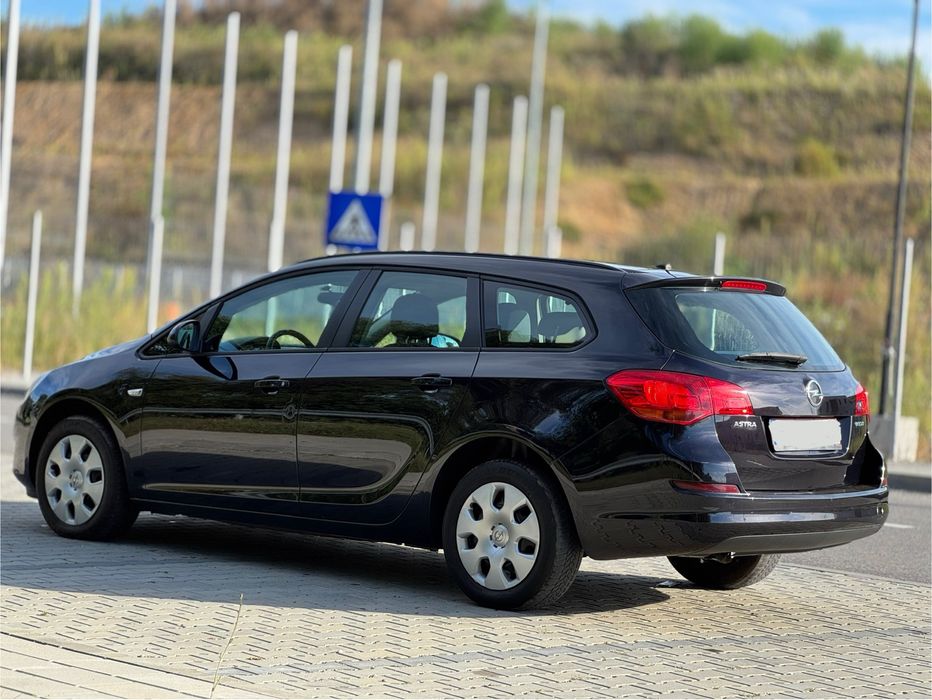 Opel Astra J Caravan - 1.4 benzina 2011 Euro5