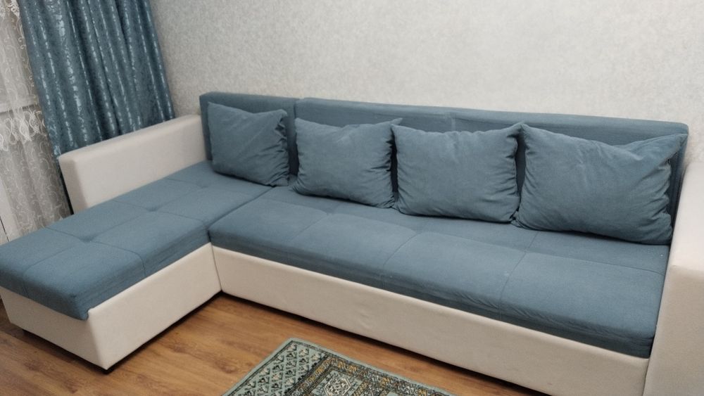 Продам диван угловой