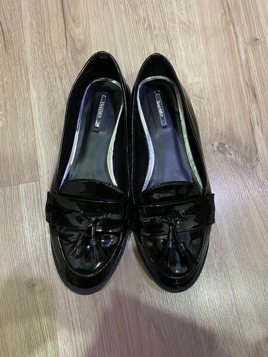 Лоферы Bershka лакированные