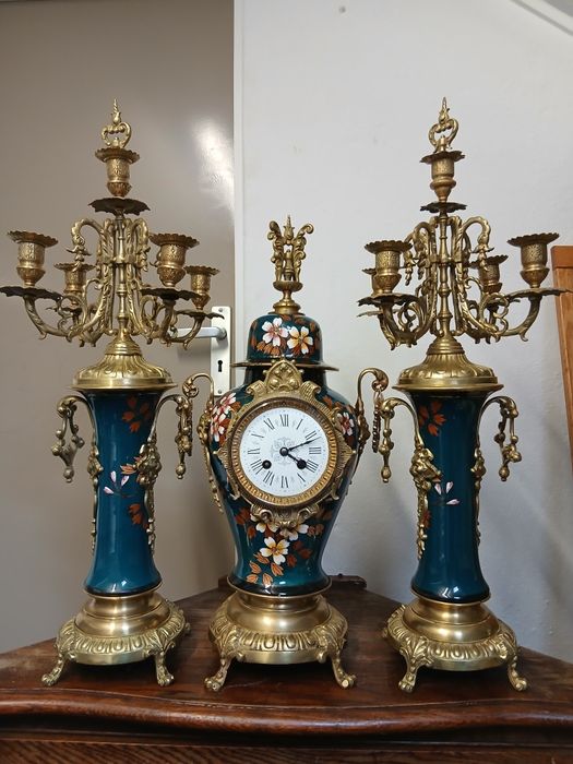 Ceas de semineu antic