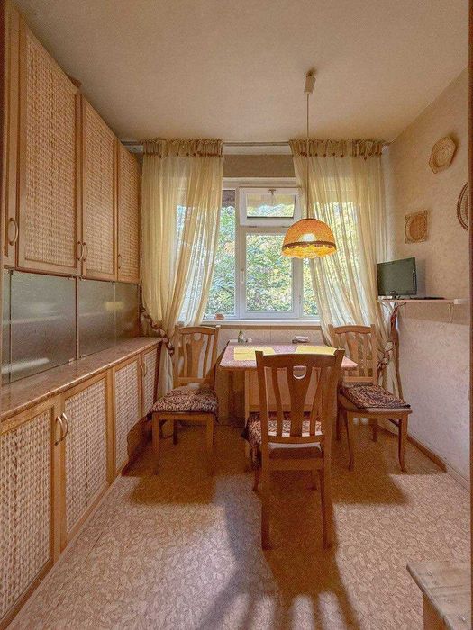 2-х комнатная квартира м. Буюк Ипак Йули (есть большой балкон ID: 3983