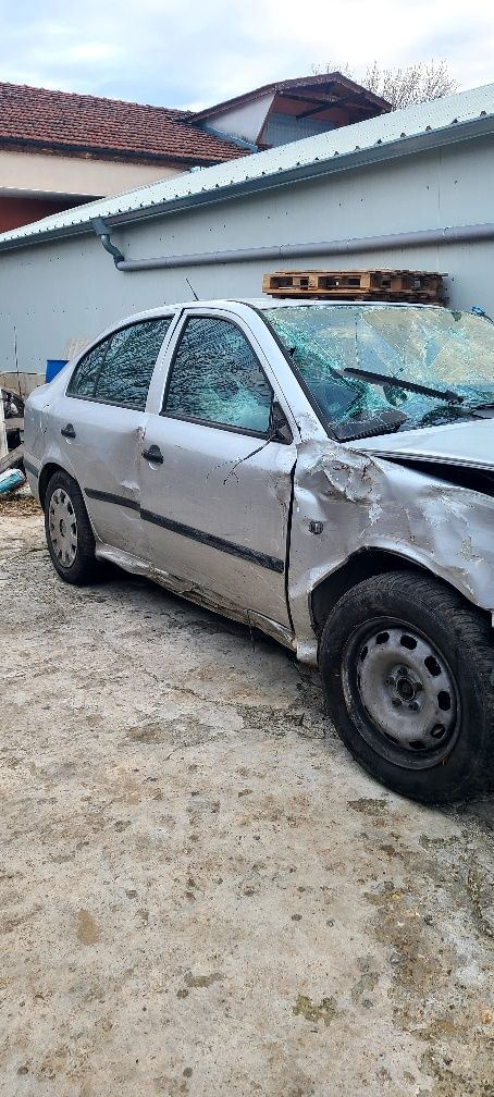 Skoda Octavia 2000г на части