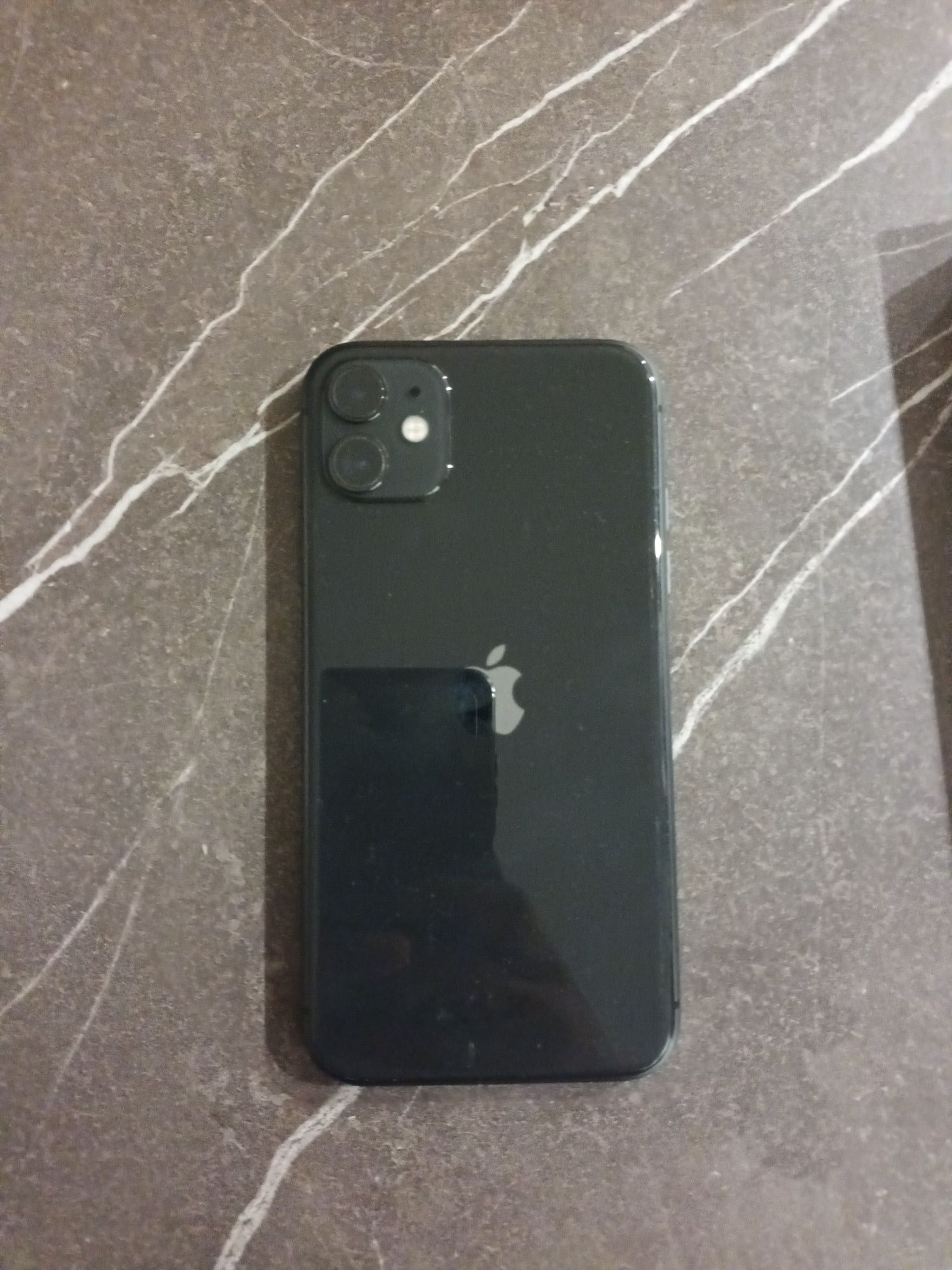 iphone 11 128GB във добро състояние