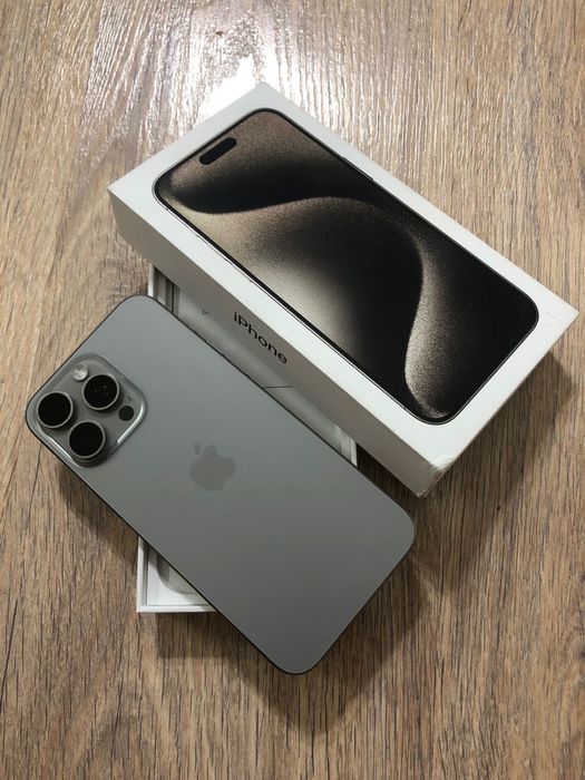 Продам или обменяю IPhone 15 pro max 256 гб в хорошем состояние