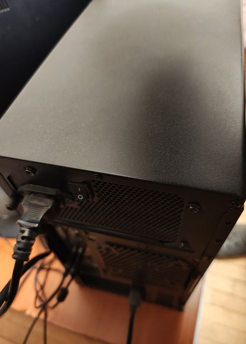 Настолен компютър с монитор