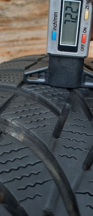 2 броя зимни гуми 225 45 17 toyo 7mm