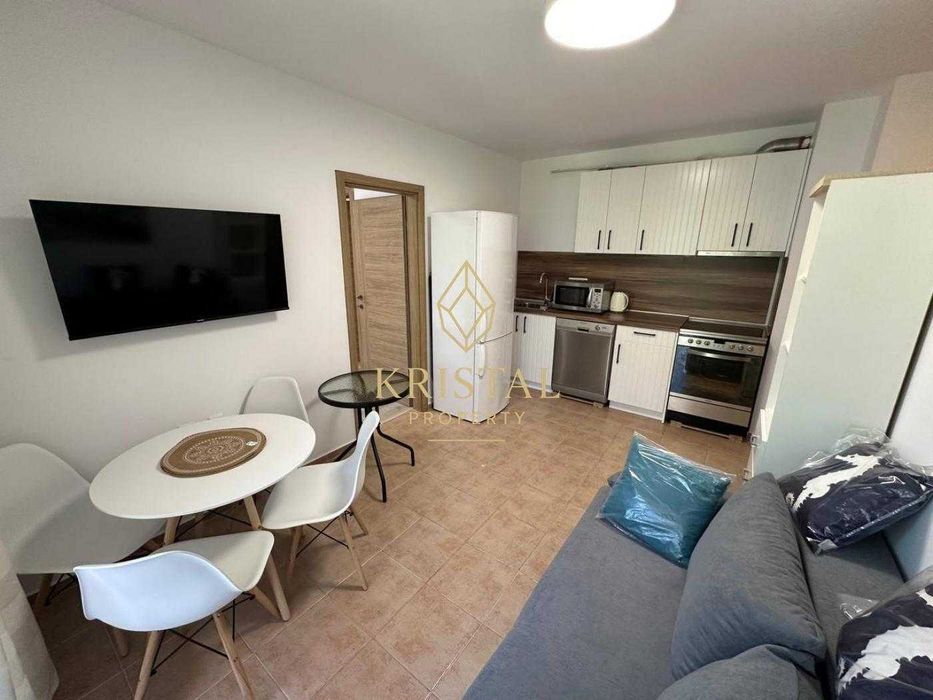 Продава се Двустаен апартамент в к.к. Слънчев бряг - 50 кв.м за 1380 €/кв.м - Снимка #1