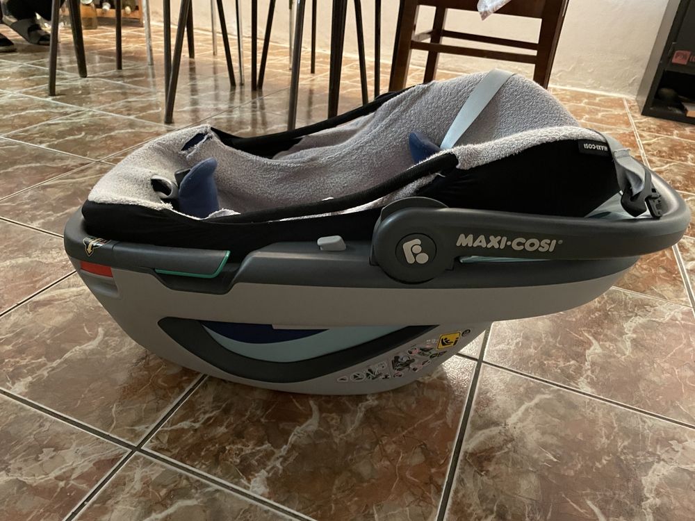 Scoica auto Maxi Cosi Coral 360 Essential Blue