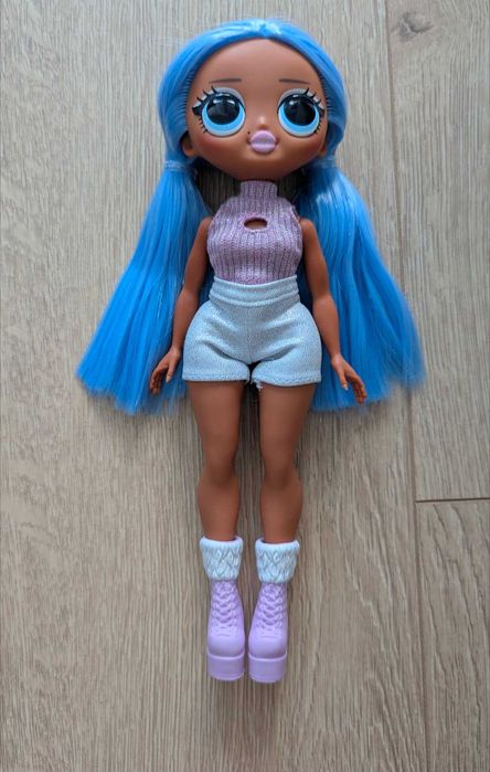 Păpușa LOL Fashion Snowlicious
