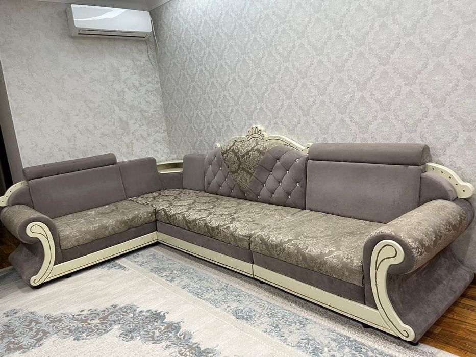 Продам угловой диван трансформер