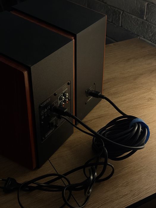 Edifier R1700BT Active speaker