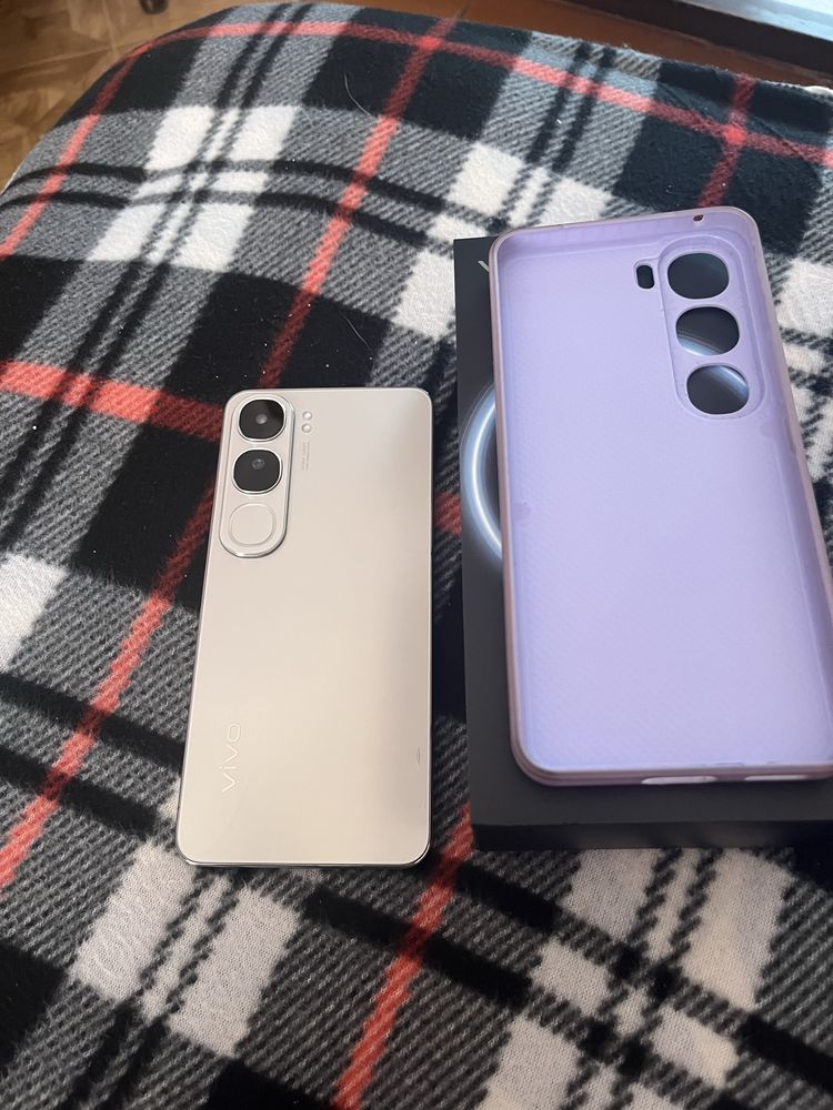Vivo V40 Lite 256 Gb в хорошем состоянии