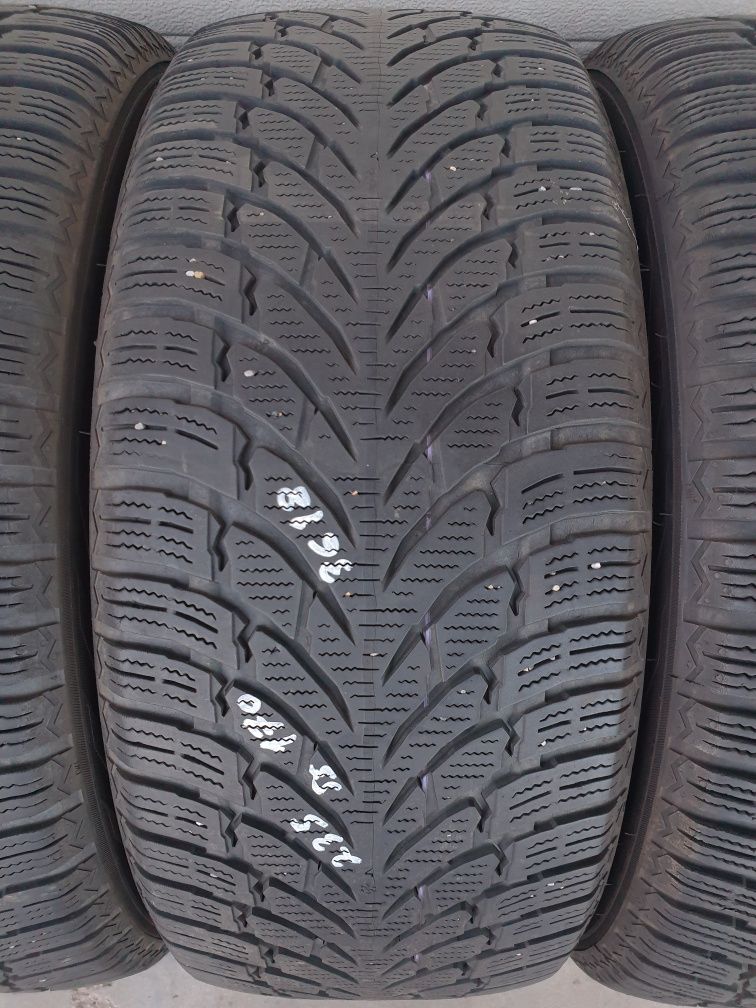 Зимни гуми 4 броя NOKIAN WR Suv4 235 55 R17 дот 3618