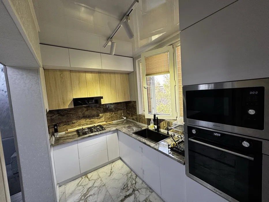 Хонадон сотилади! Сергели 1, 2 хонали, 5-кават. Евроремонт