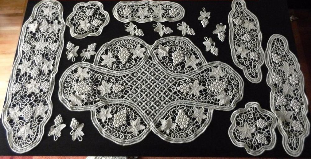 Set Macrame lucrat manual
Pretul este pentru setul complet , nu se va