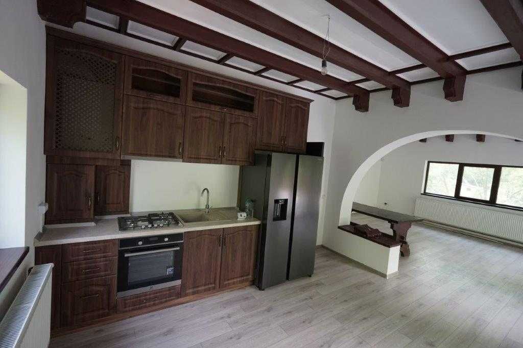 Apartament de Lux cu Terasă Panoramică în Breaza, 93 mp utili, Renovat