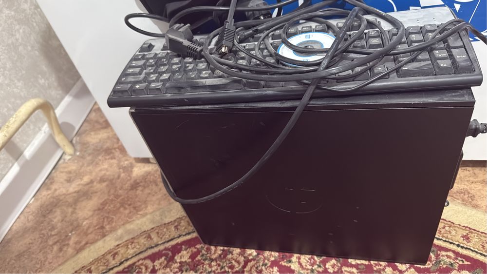 Компьютер хороший работает