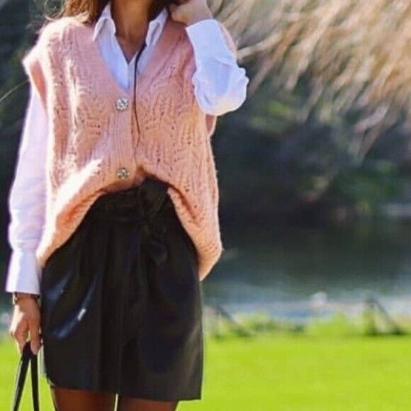 Vesta Zara cu nasturi bijuterie