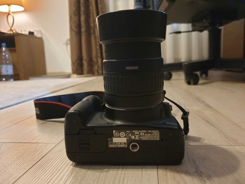 Vand camera foto Canon 500D cu obiectiv