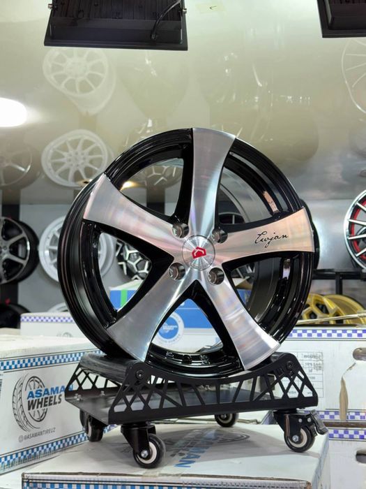 Vossen R15 sotuvda