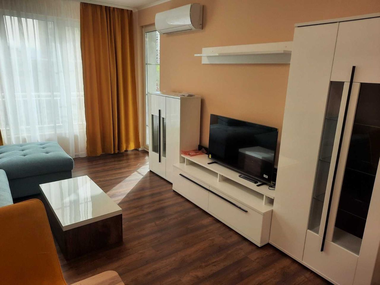 Дава се под наем Двустаен апартамент в Пловдив, Кършияка - 60 кв.м за 475 € - Снимка #2