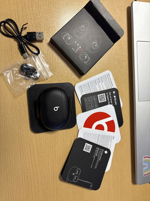 Casti Beats Studio Buds