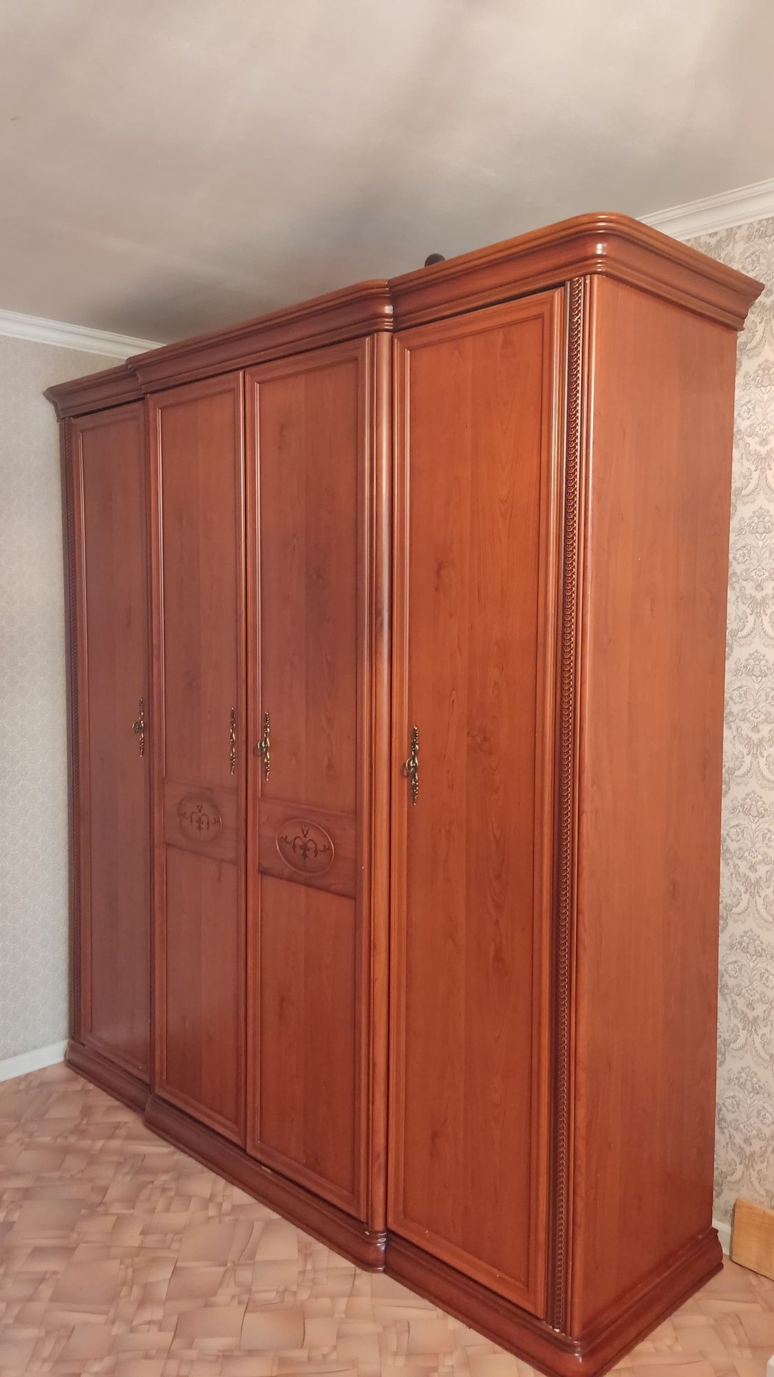 Продам шкаф материал МДФ
