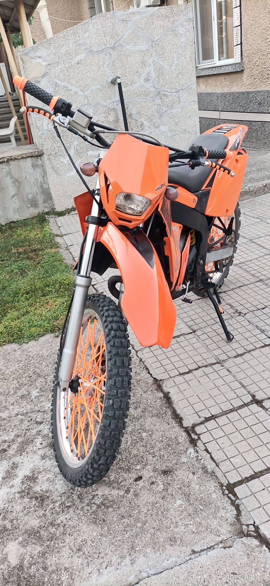 Продавам мотор RIEJU  Испански