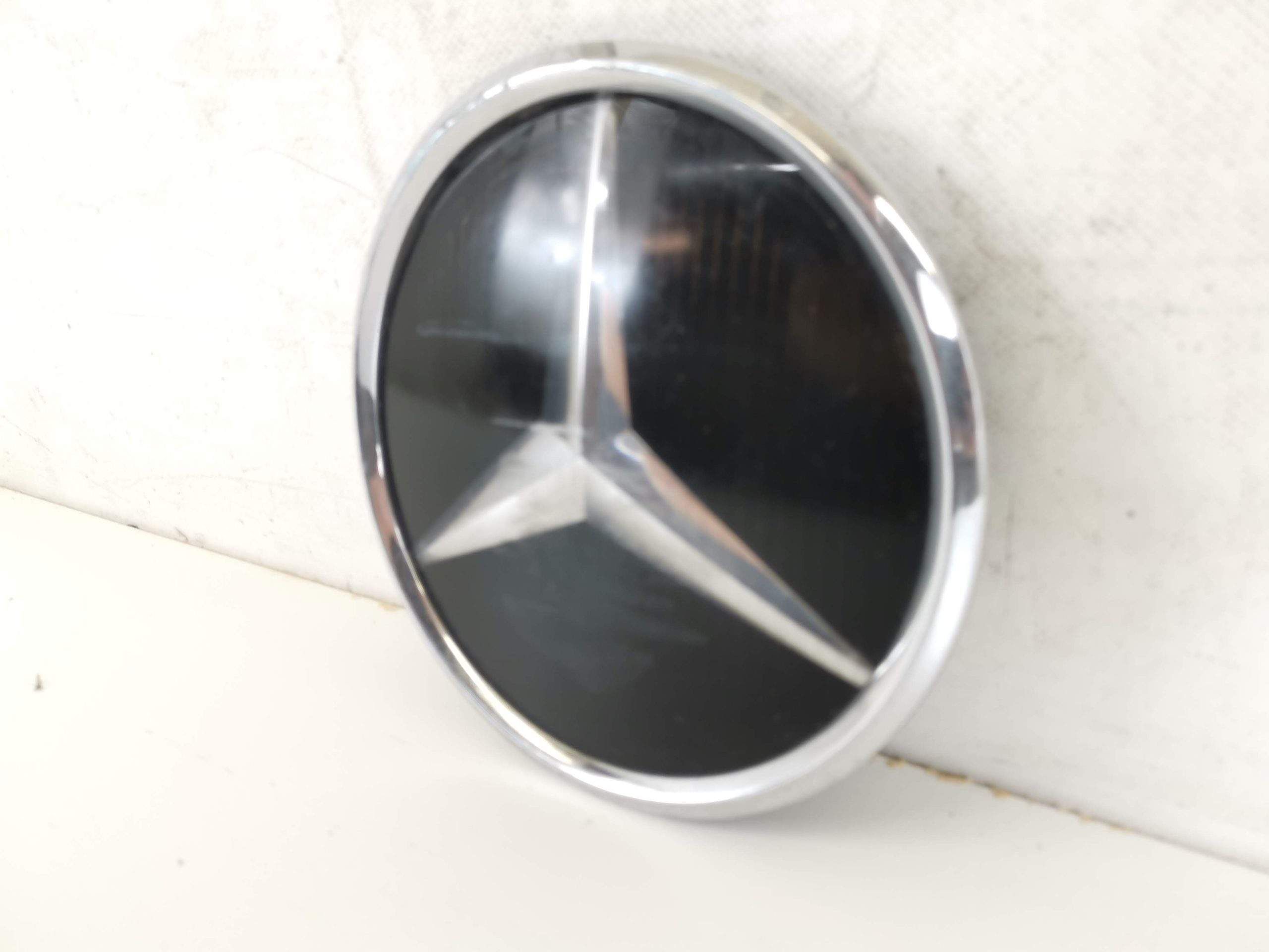 Емблема за централна решетка Мерцедес-Бенц ЦЛС-Клас / Mercedes-Benz CL