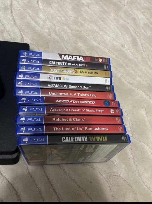 Vand ps4+11 jocuri