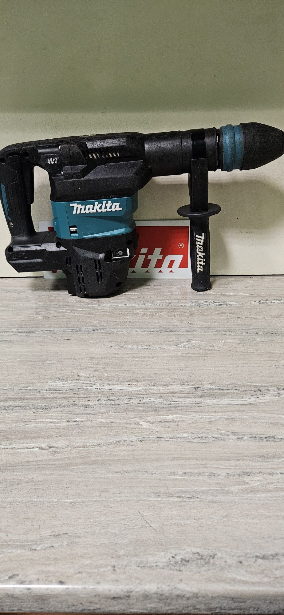 Makita Къртач HM001G XGT40V.SDS MAX