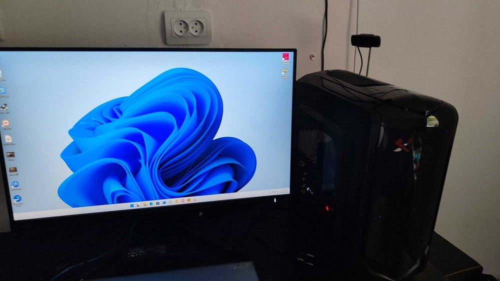 Calculator  Monitor 27Intel i5 Msi,32 GB RAM RGB, Video Msi 4GB cu TPM
