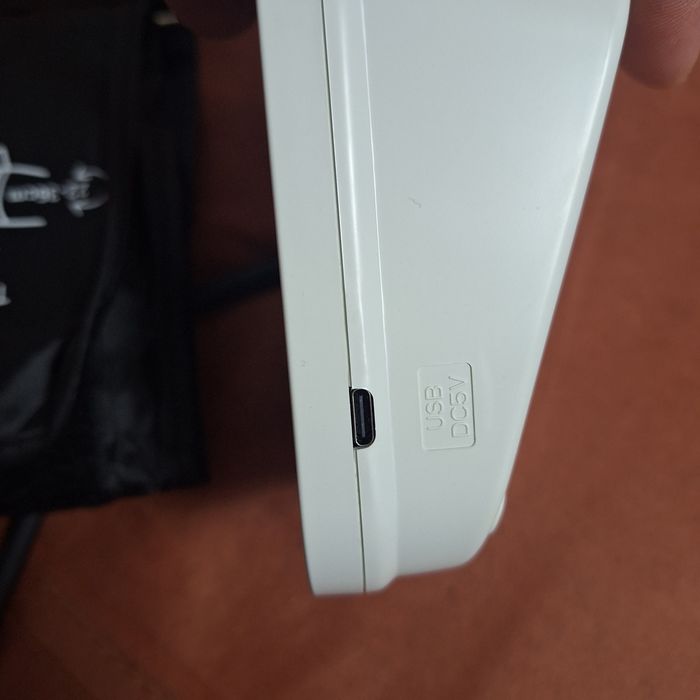 Aparat de luat tensiunea cu baterii