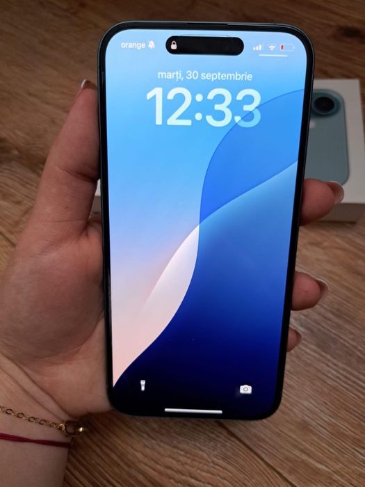 Vand Iphone 16 plus, albastru, 128 GB