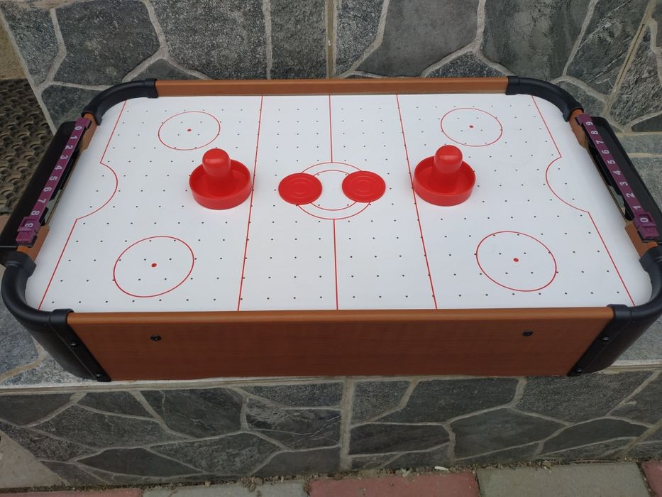 Air hockey pe baterii super distractiv NOU