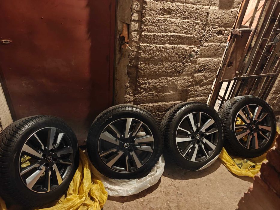 4 броя оригинални джанти на Нисан стават и за Рено Клио.