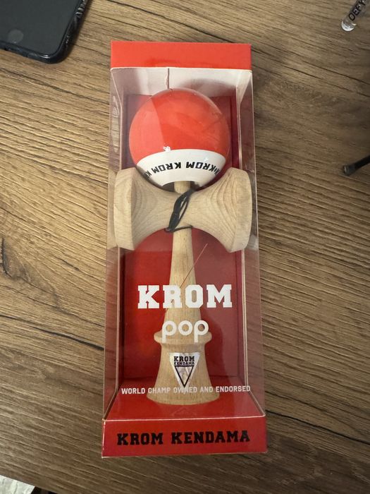 Krom Kendama Krom POP Rubber Red, sigilata