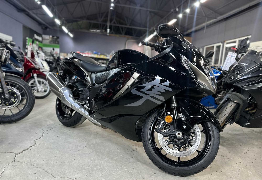 Suzuki Hayabusa GSX-R 1300 R - Suzuki Constanta by EST BIKE