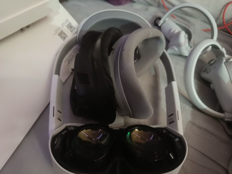 Продам vr pico 4 pro (Face Tracking)